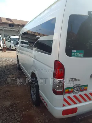 Toyota HiAce 2015 White