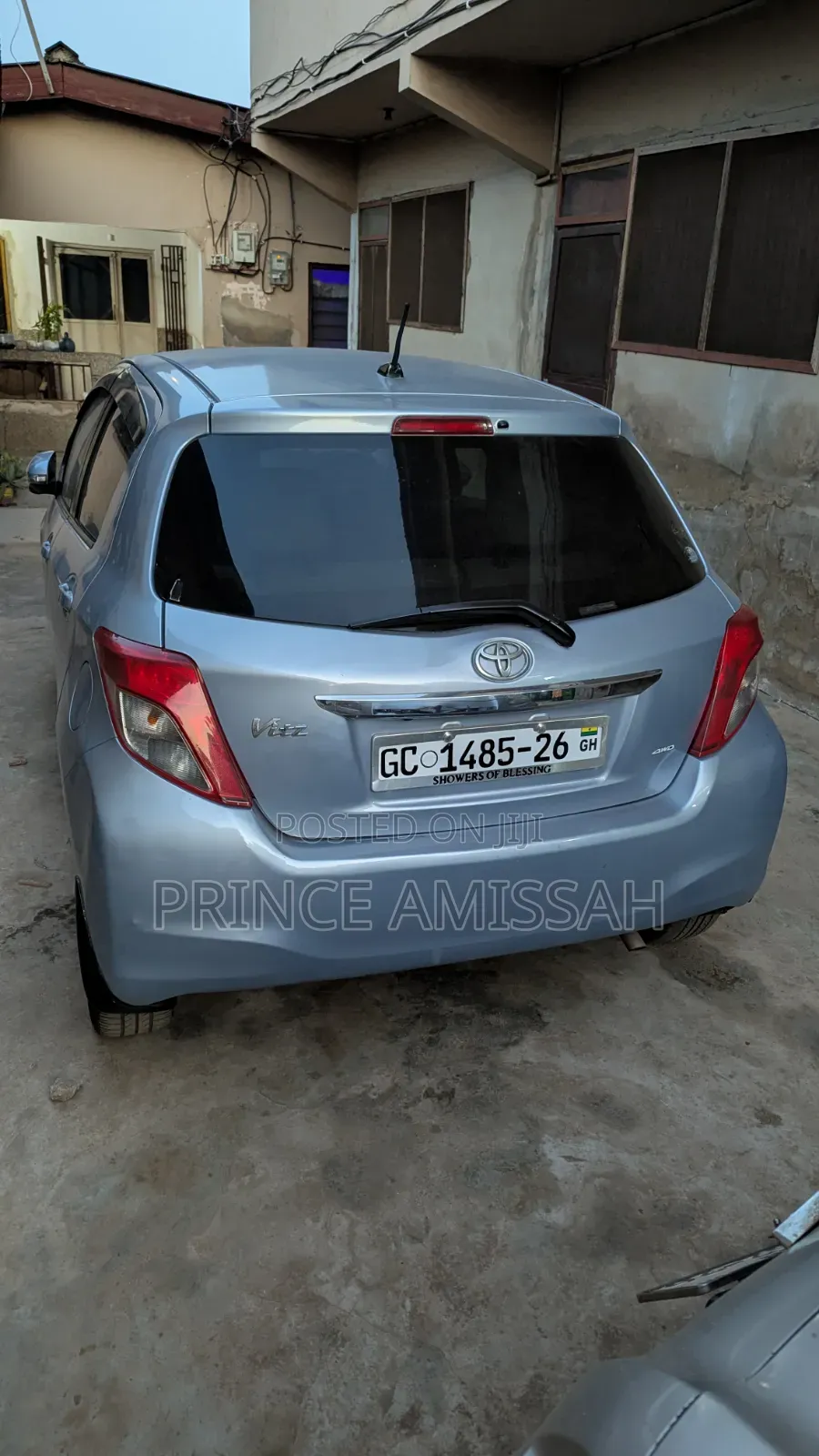 Toyota Vitz 1.3 FWD 3dr 2013