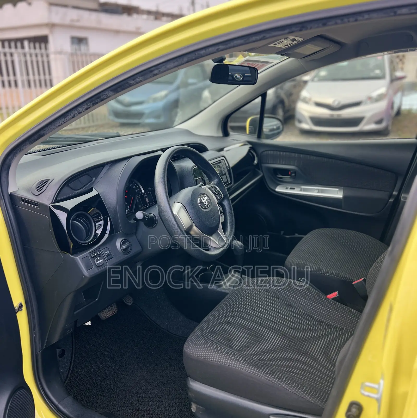 Toyota Vitz 1.3 AWD 3dr 2015 Yellow
