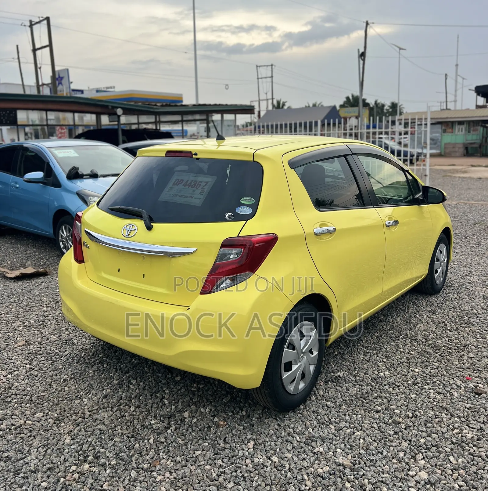 Toyota Vitz 1.3 AWD 3dr 2015 Yellow