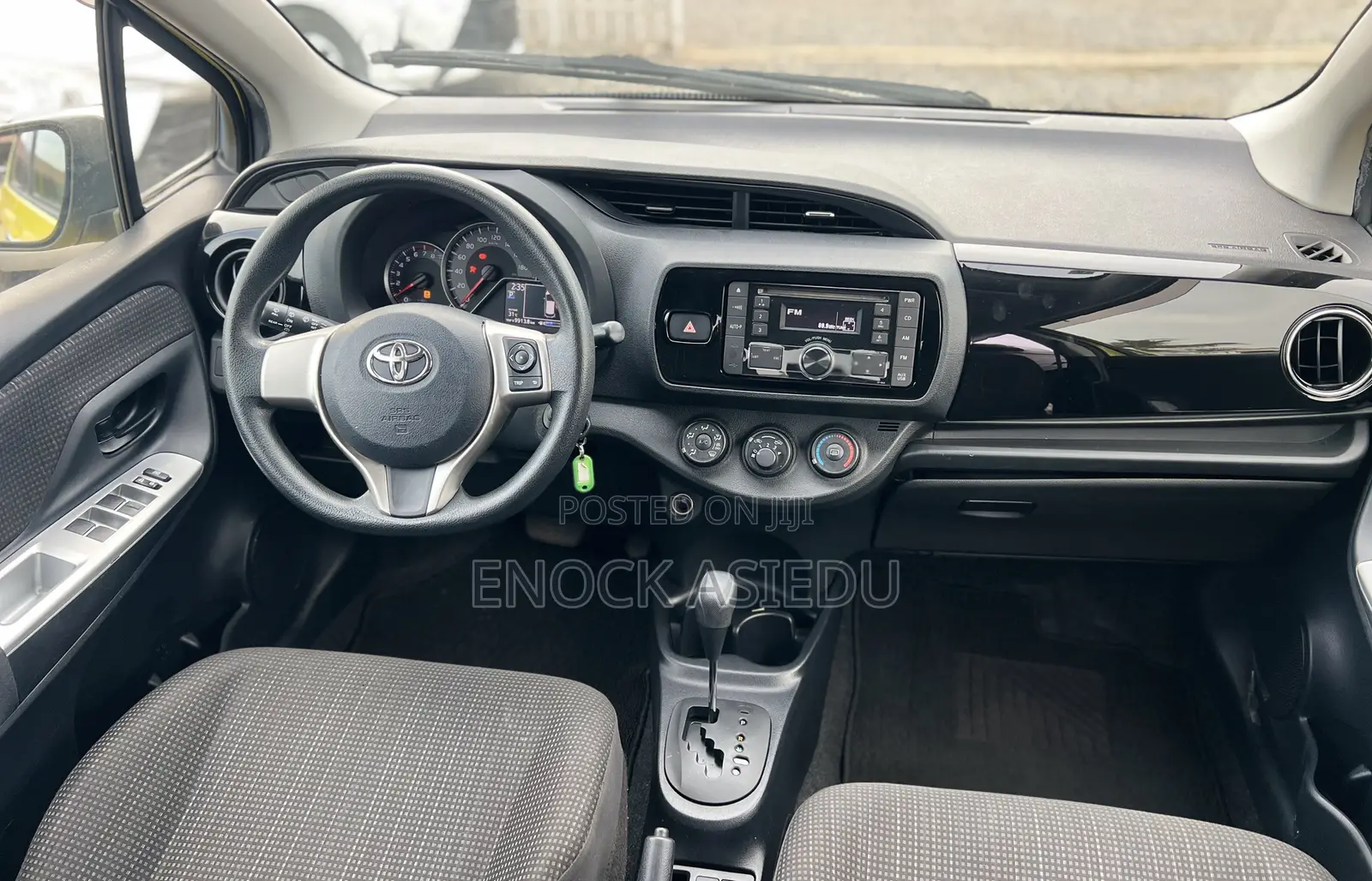 Toyota Vitz 1.3 AWD 3dr 2015 Yellow