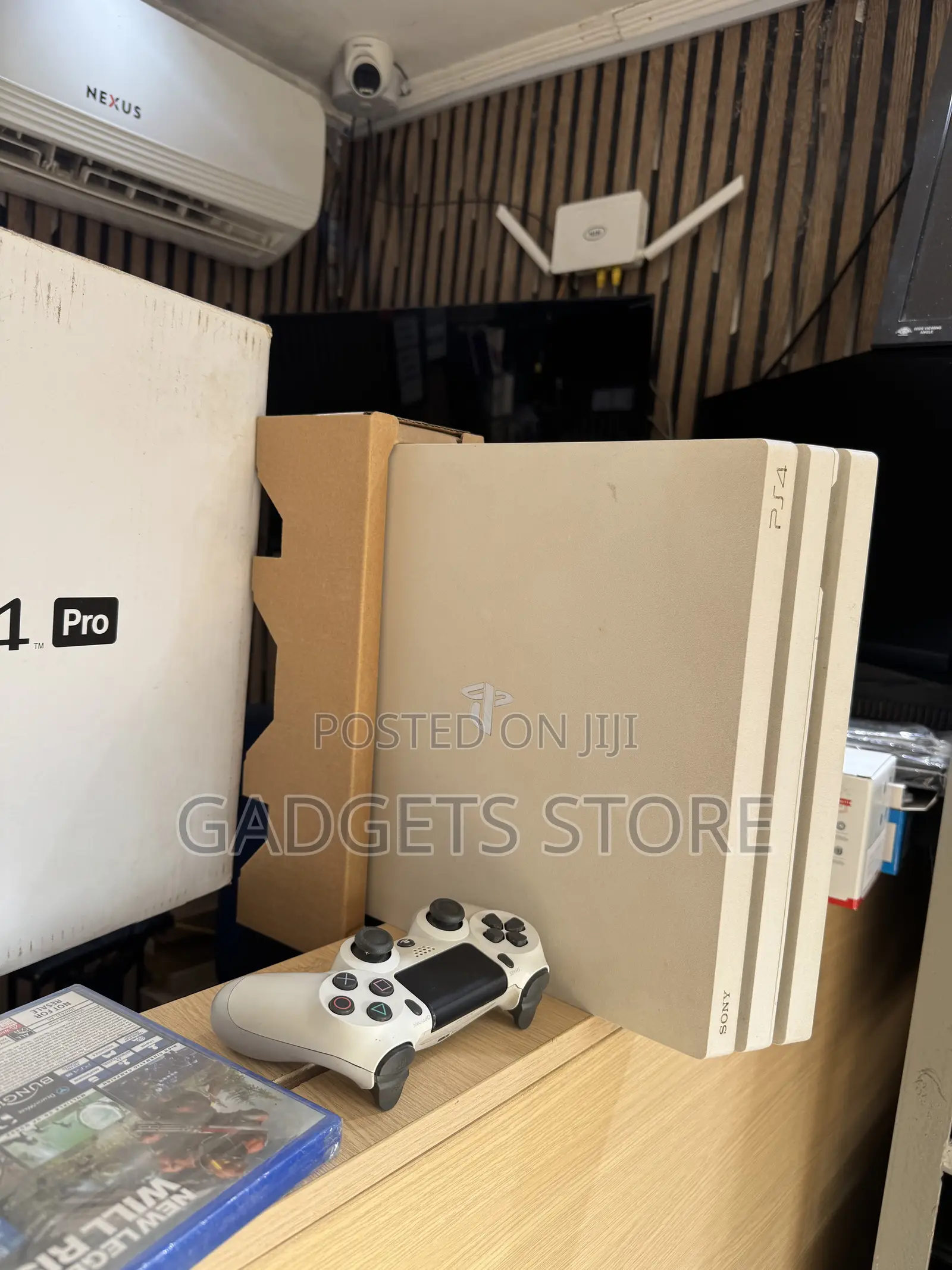 PS4 Pro 1TB (Used With Box)