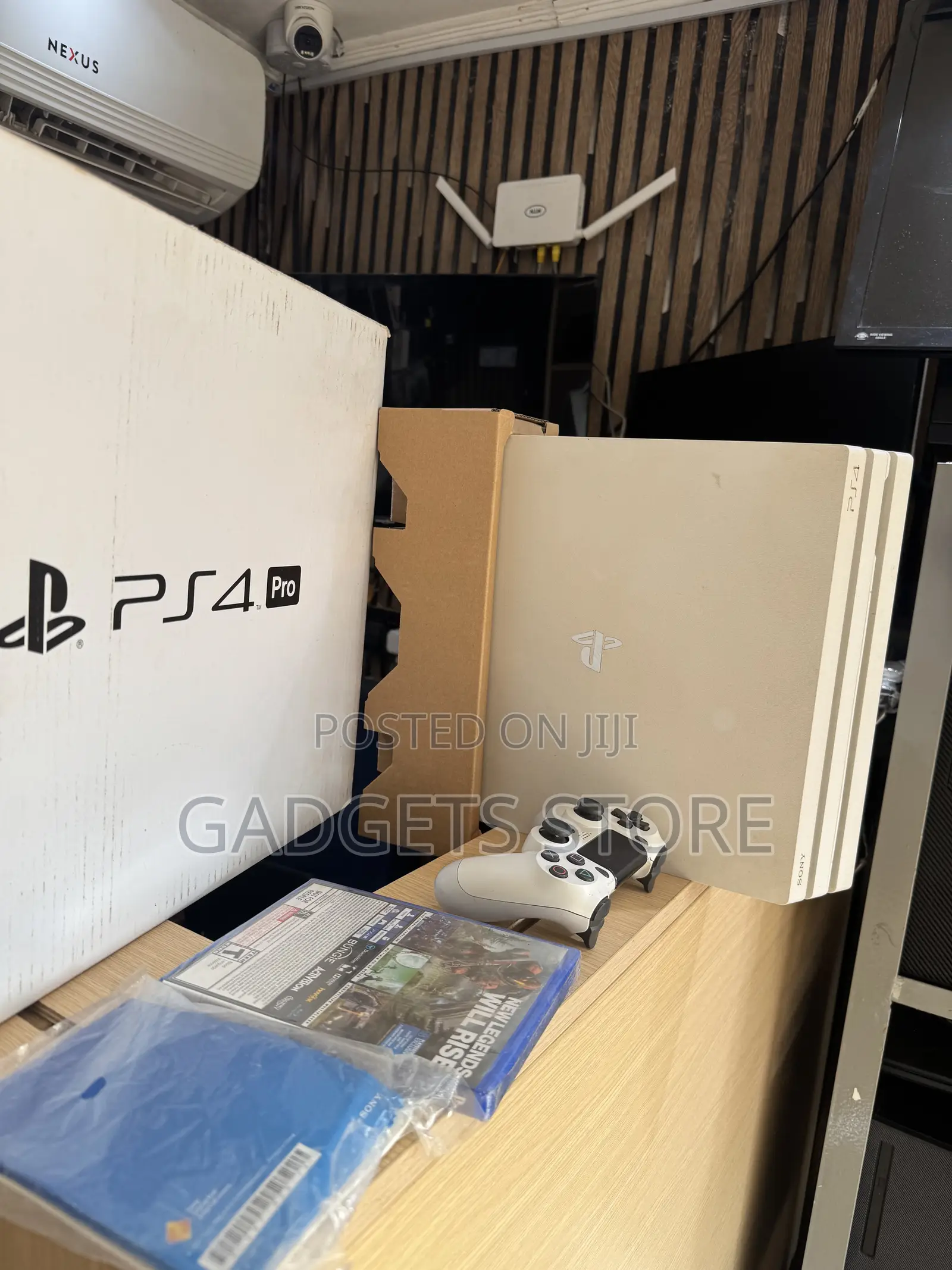 PS4 Pro 1TB (Used With Box)