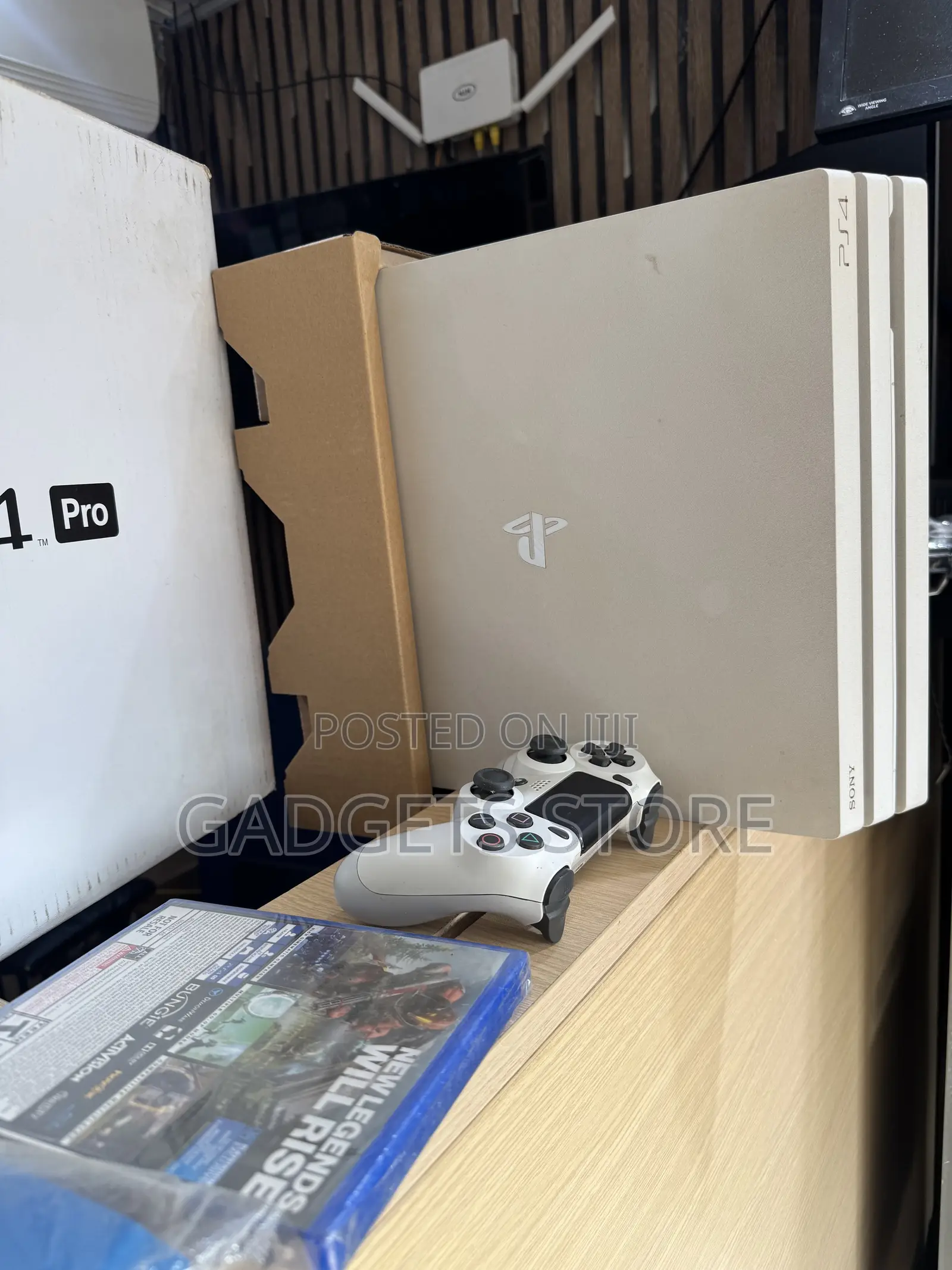 PS4 Pro 1TB (Used With Box)