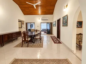 3bdrm House in Golden Gate for sale