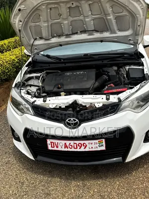 Toyota Corolla SE 4dr Sedan (1.8L 4cyl CVT) 2017 White