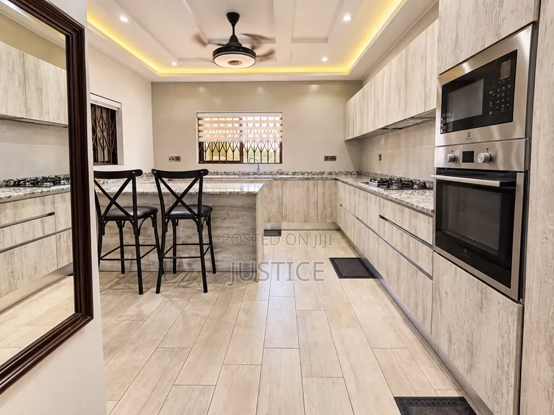 3bdrm House in Golden Gate for sale