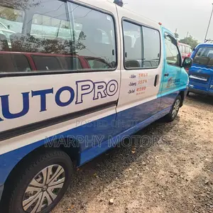 Toyota HiAce 2010 Blue
