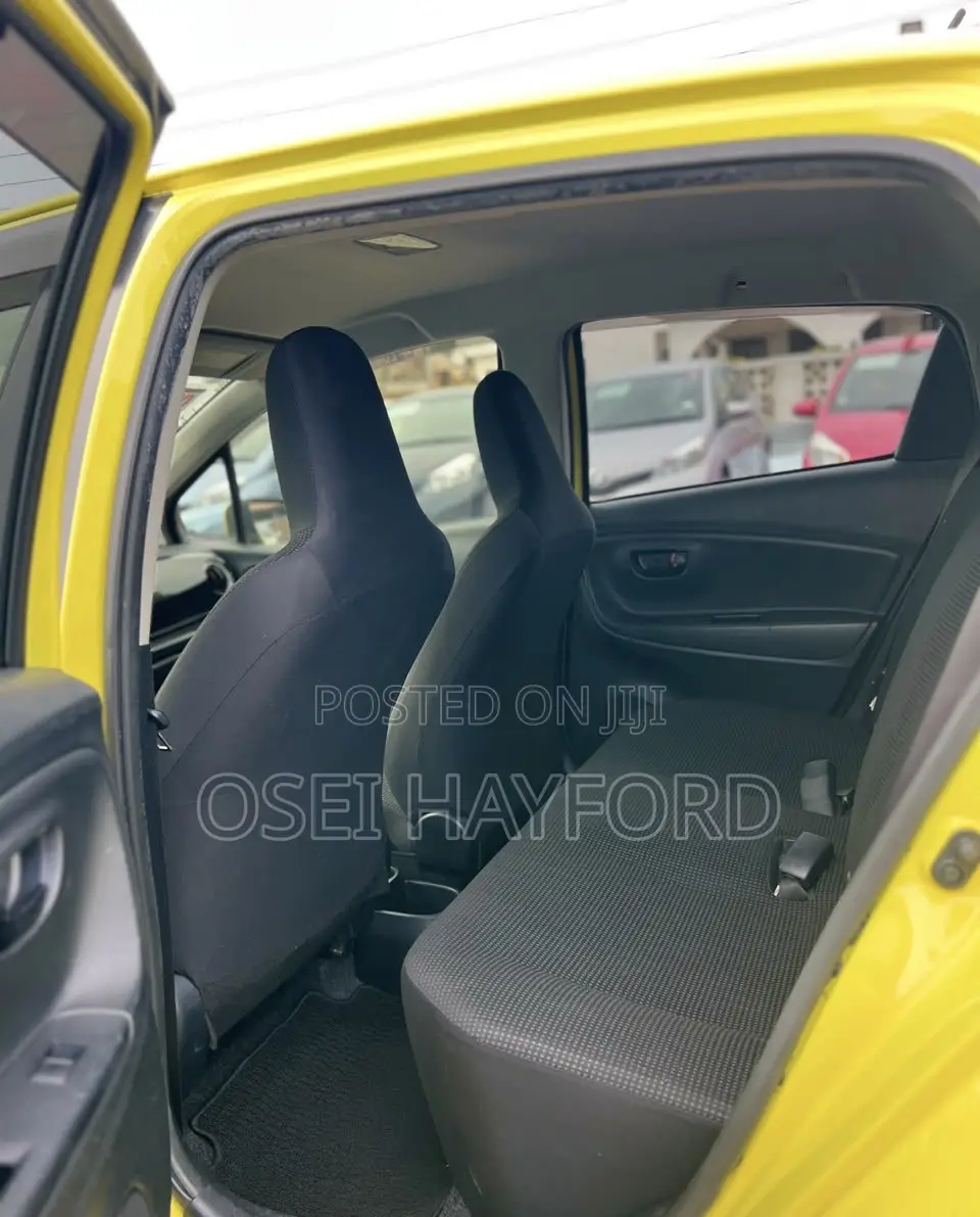 Toyota Vitz 2015 Yellow
