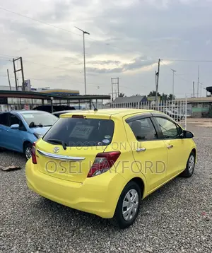 Toyota Vitz 2015 Yellow