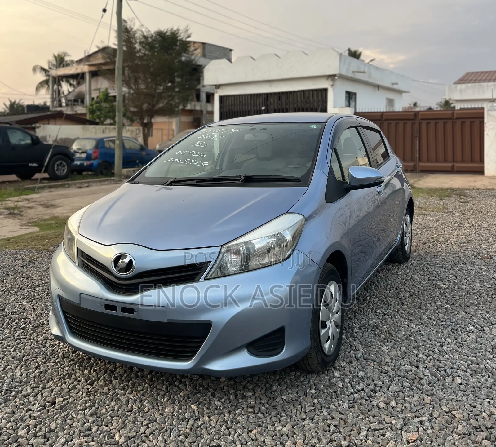 Toyota Vitz 1.3 AWD 3dr 2013 Blue