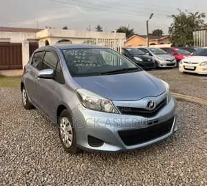 Toyota Vitz 1.3 AWD 3dr 2013 Blue