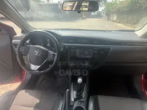 Toyota Corolla LE 4dr Sedan (1.8L 4cyl CVT) 2016 Red