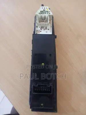 2013 Kia Sportage Master Door Switch.