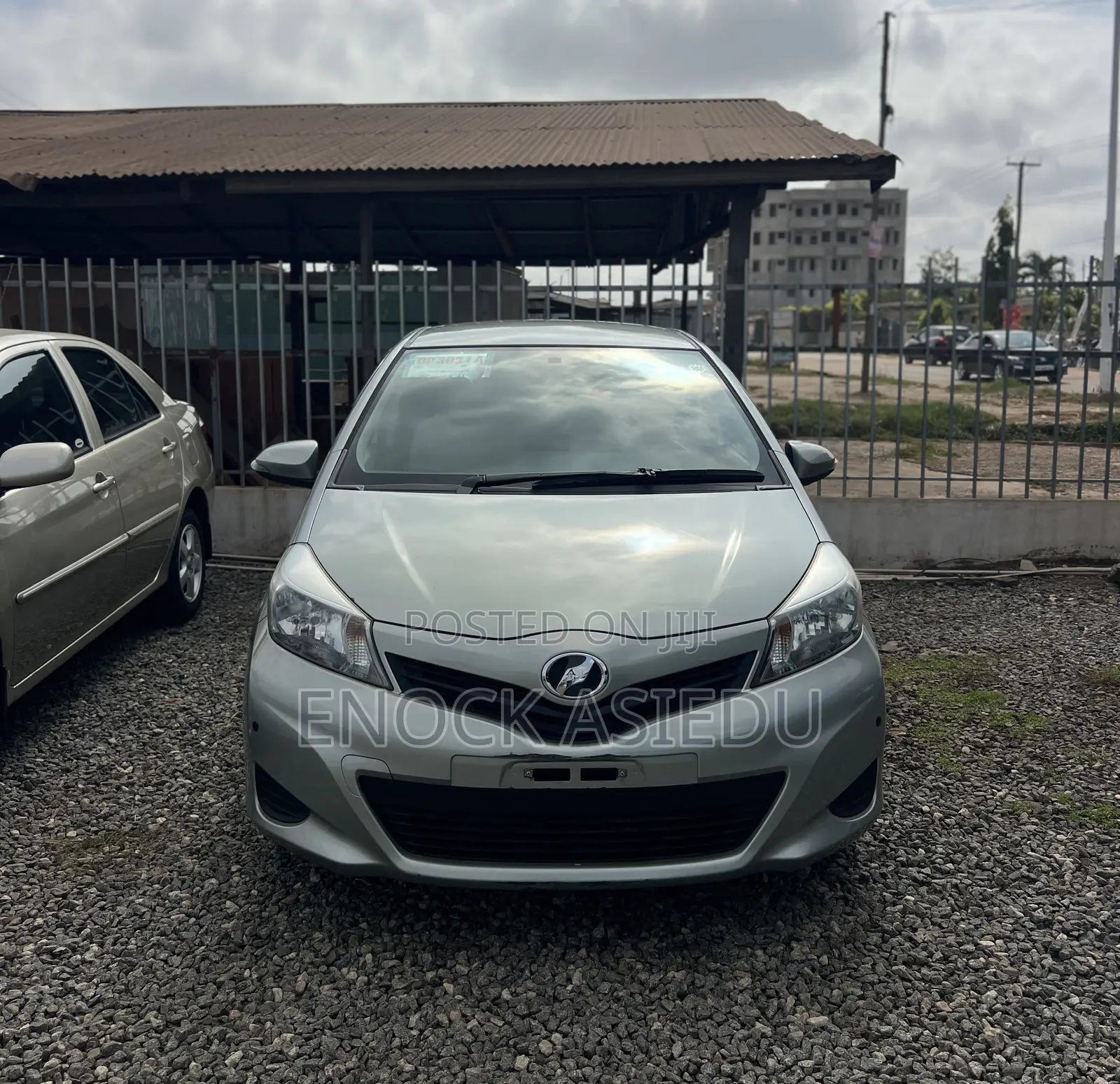 Toyota Vitz 1.3 AWD 3dr 2013 Green