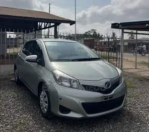 Toyota Vitz 1.3 AWD 3dr 2013 Green