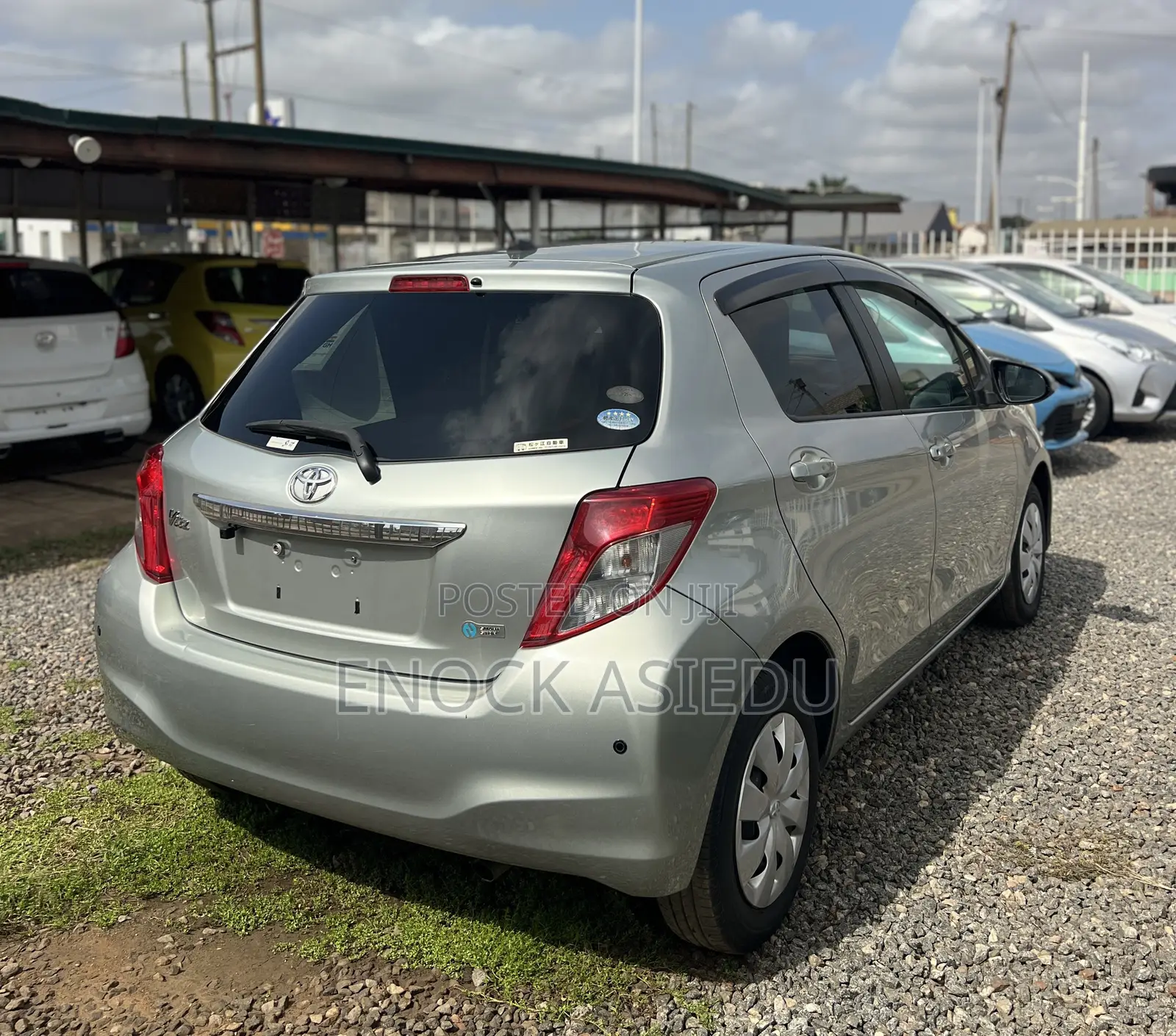 Toyota Vitz 1.3 AWD 3dr 2013 Green