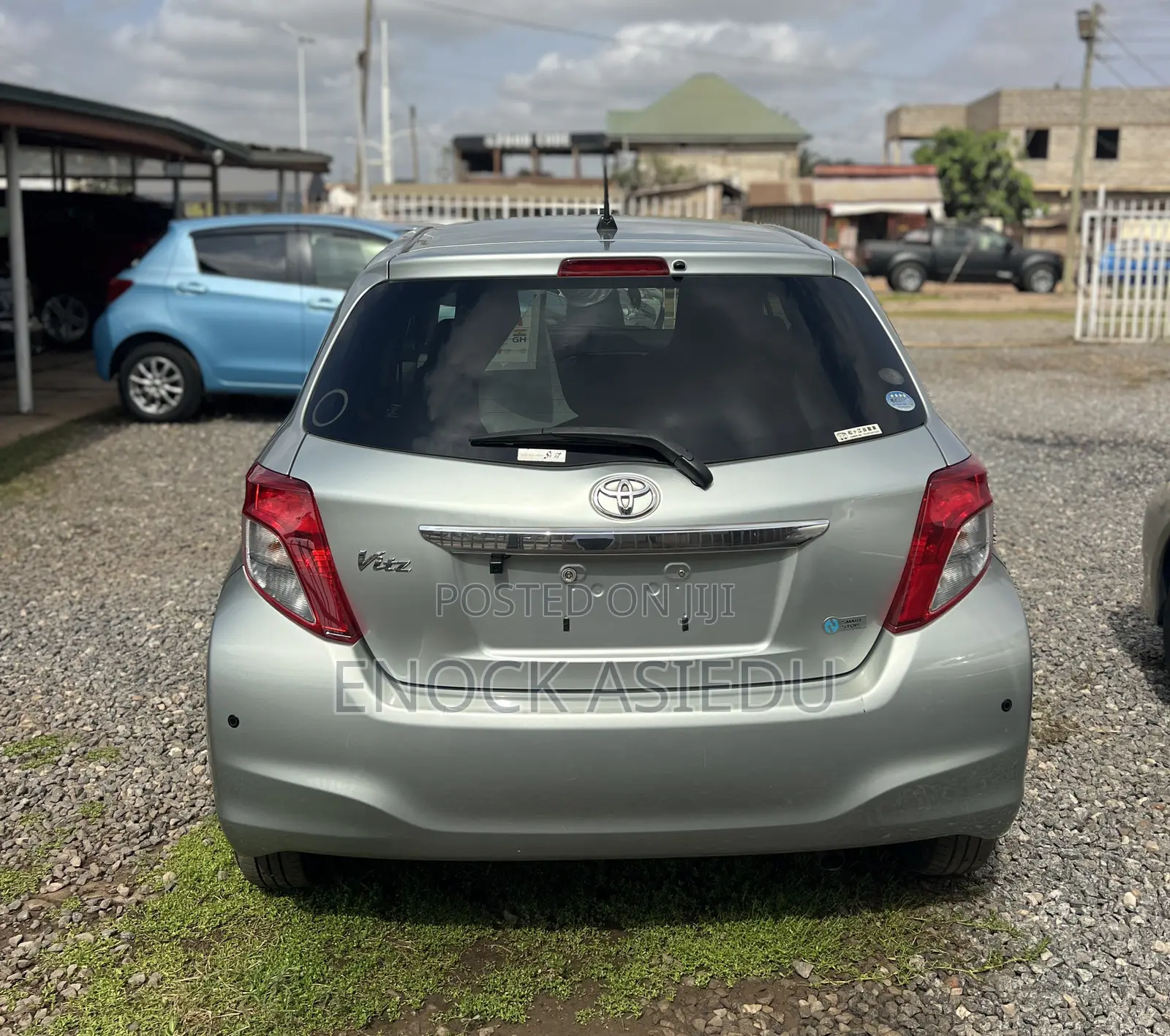 Toyota Vitz 1.3 AWD 3dr 2013 Green