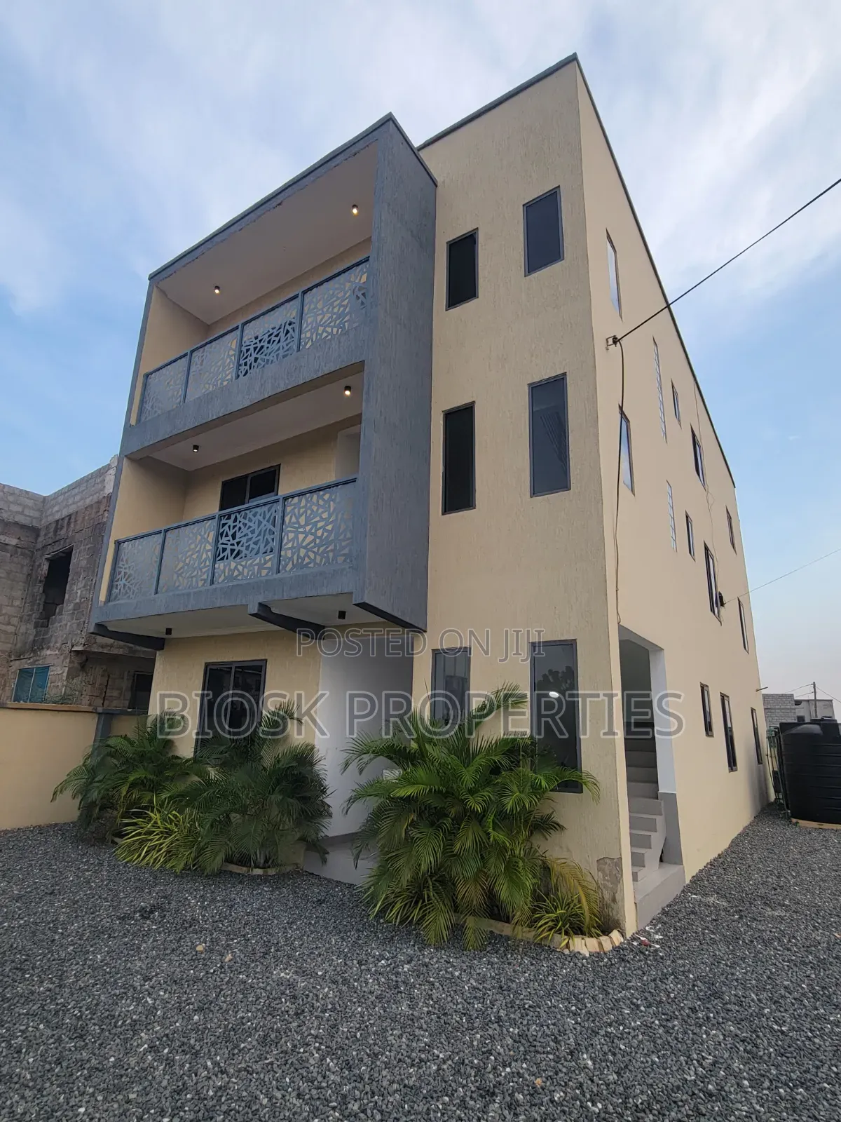 2bdrm Apartment in Biosk Properties, Malejor for rent