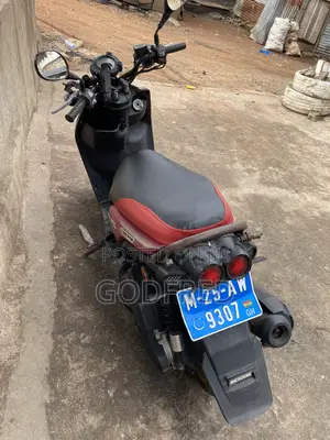 Yamaha 2023 Black