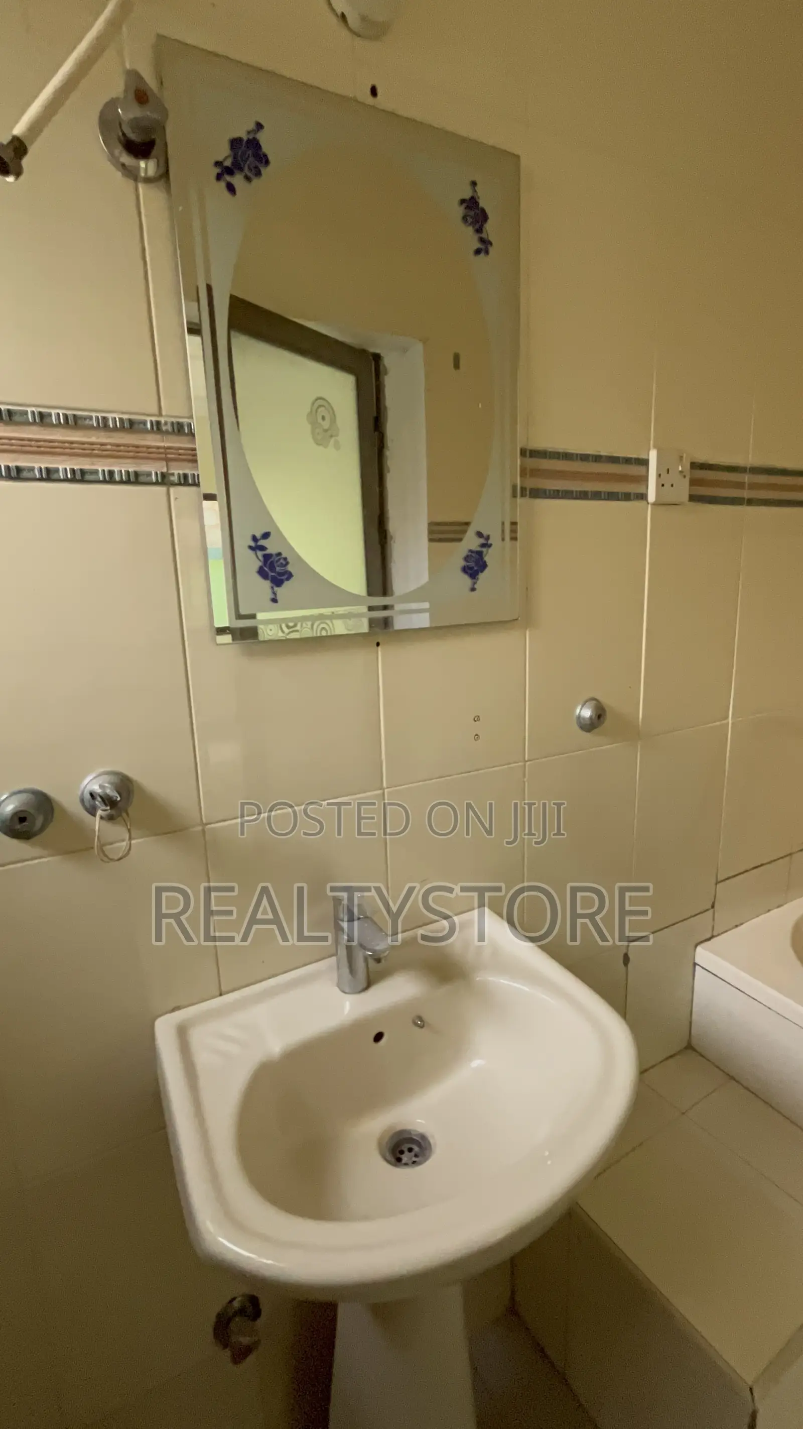 5bdrm House in Pillar 2, Accra Metropolitan for rent
