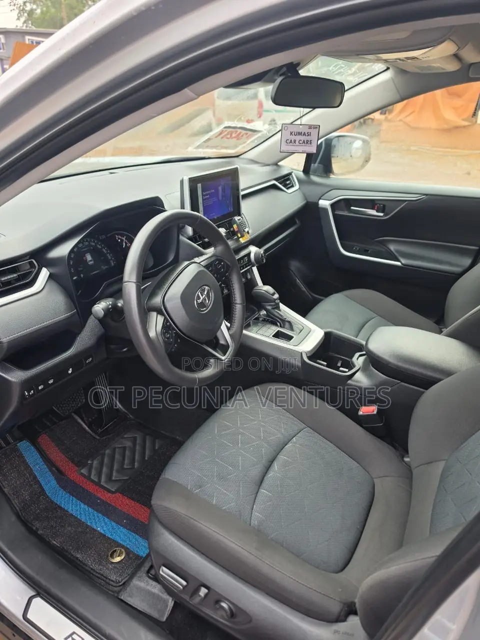 Toyota RAV4 2025 Gray