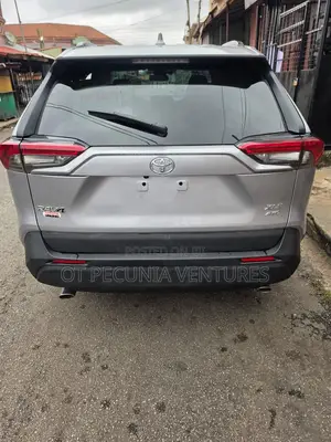 Toyota RAV4 2025 Gray