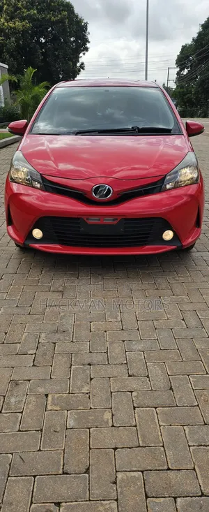 Toyota Vitz 2015 Red