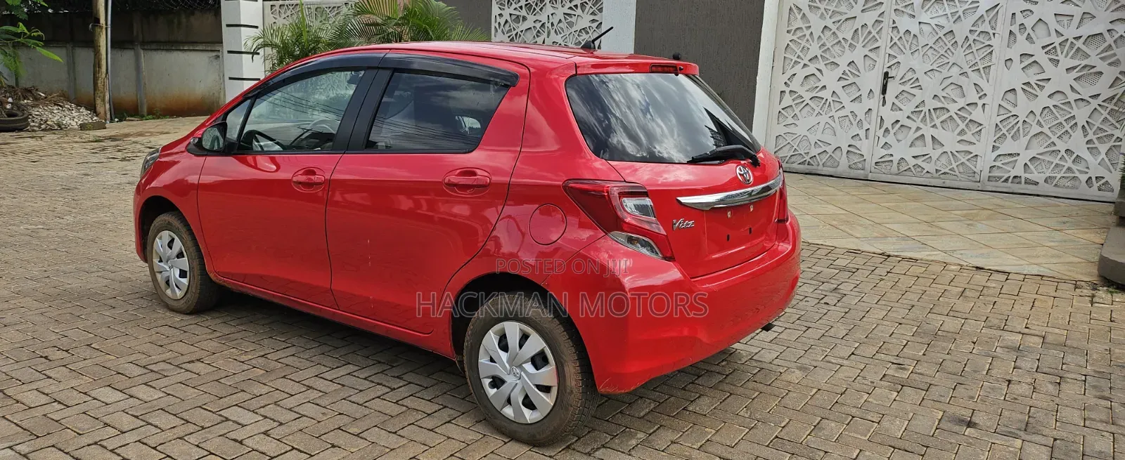 Toyota Vitz 2015 Red