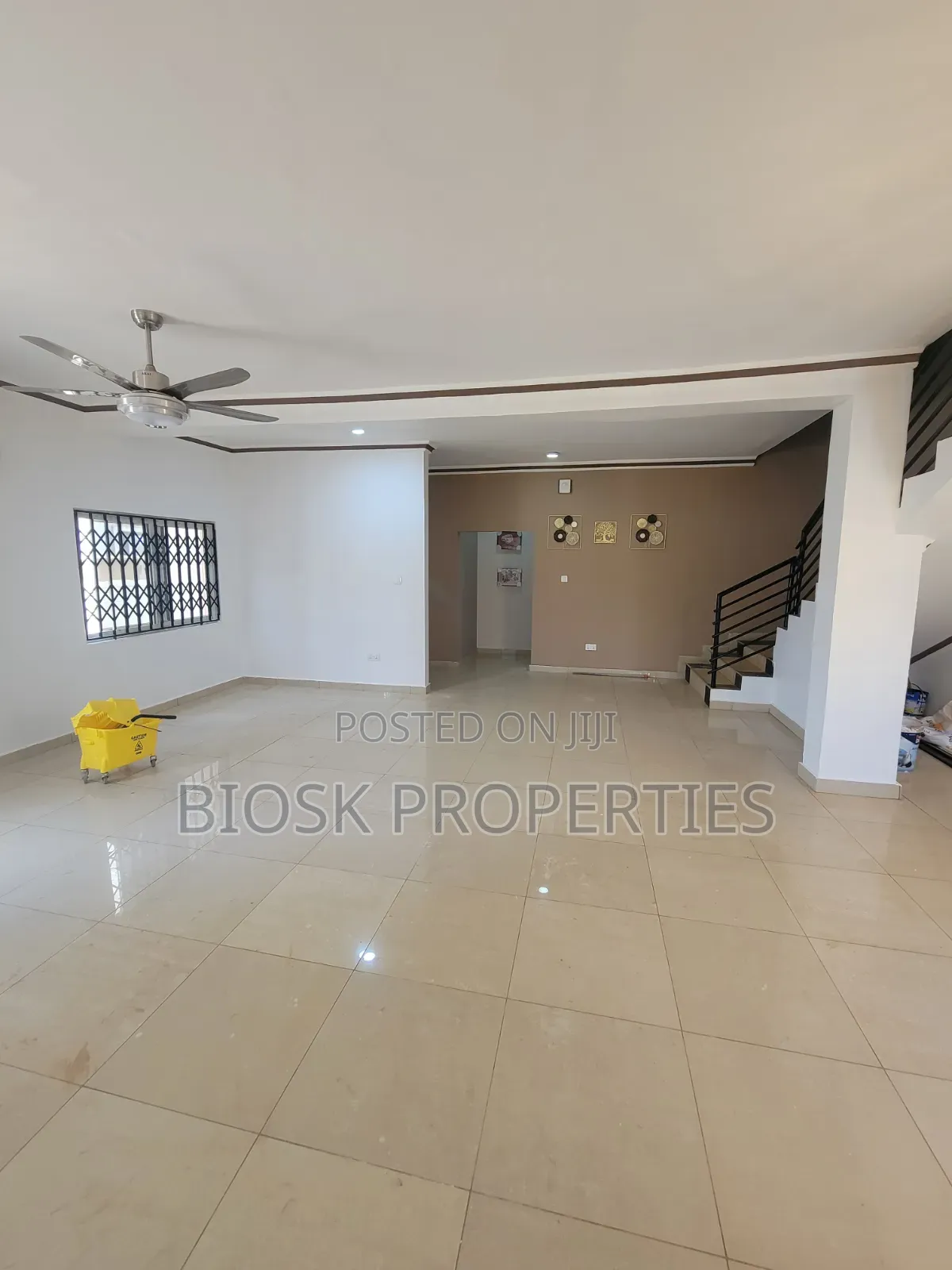 4bdrm Maisonette in Biosk Properties, Malejor for rent