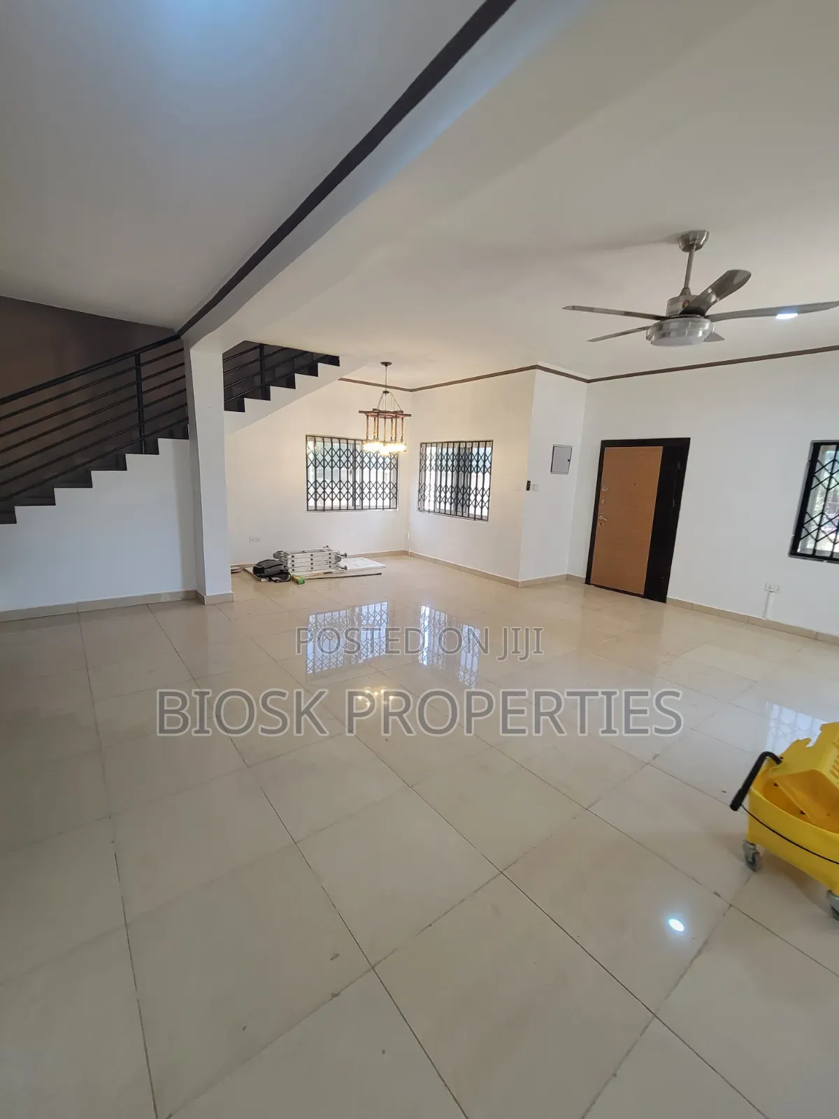 4bdrm Maisonette in Biosk Properties, Malejor for rent