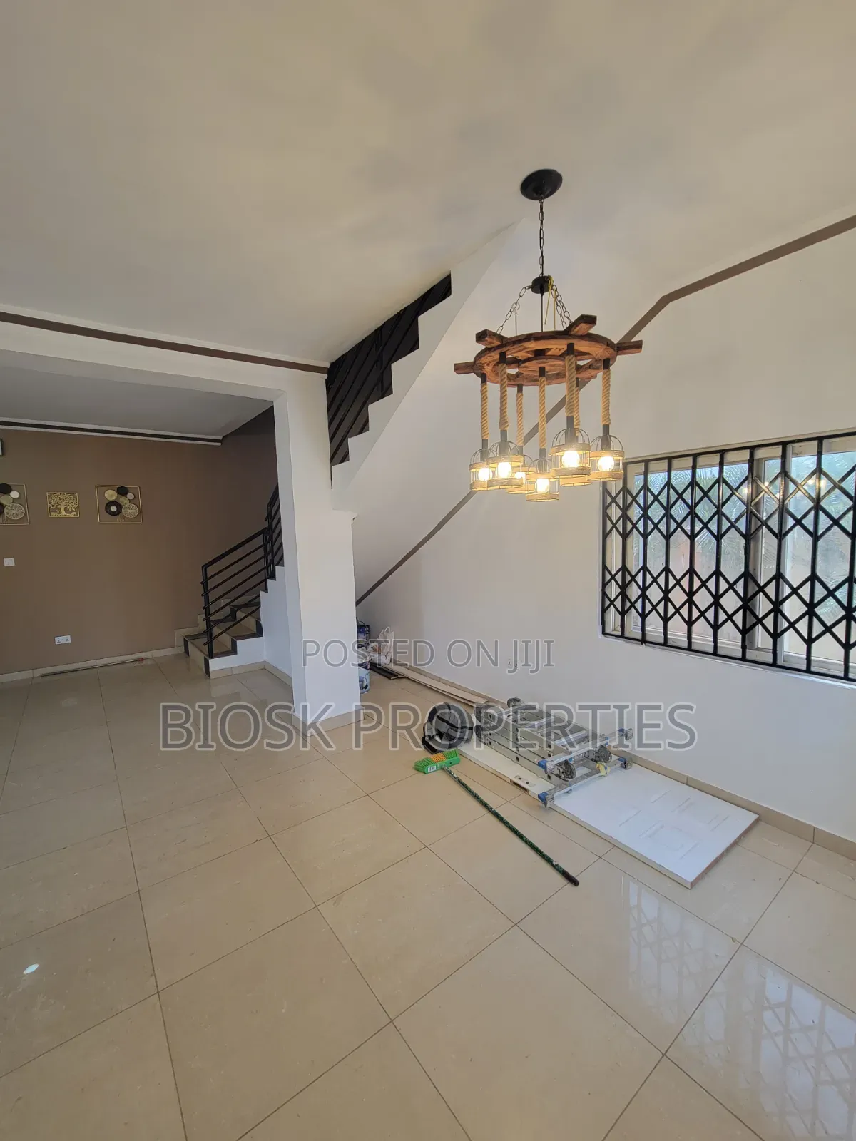 4bdrm Maisonette in Biosk Properties, Malejor for rent