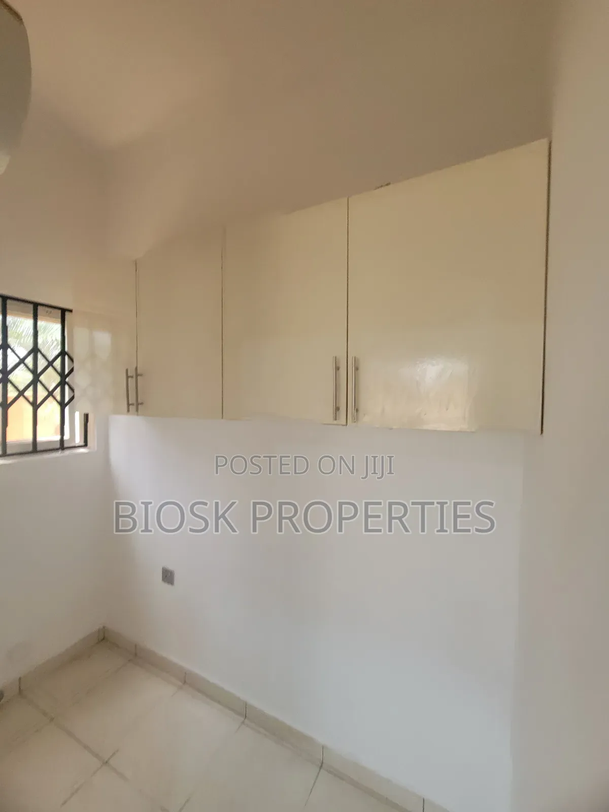 4bdrm Maisonette in Biosk Properties, Malejor for rent