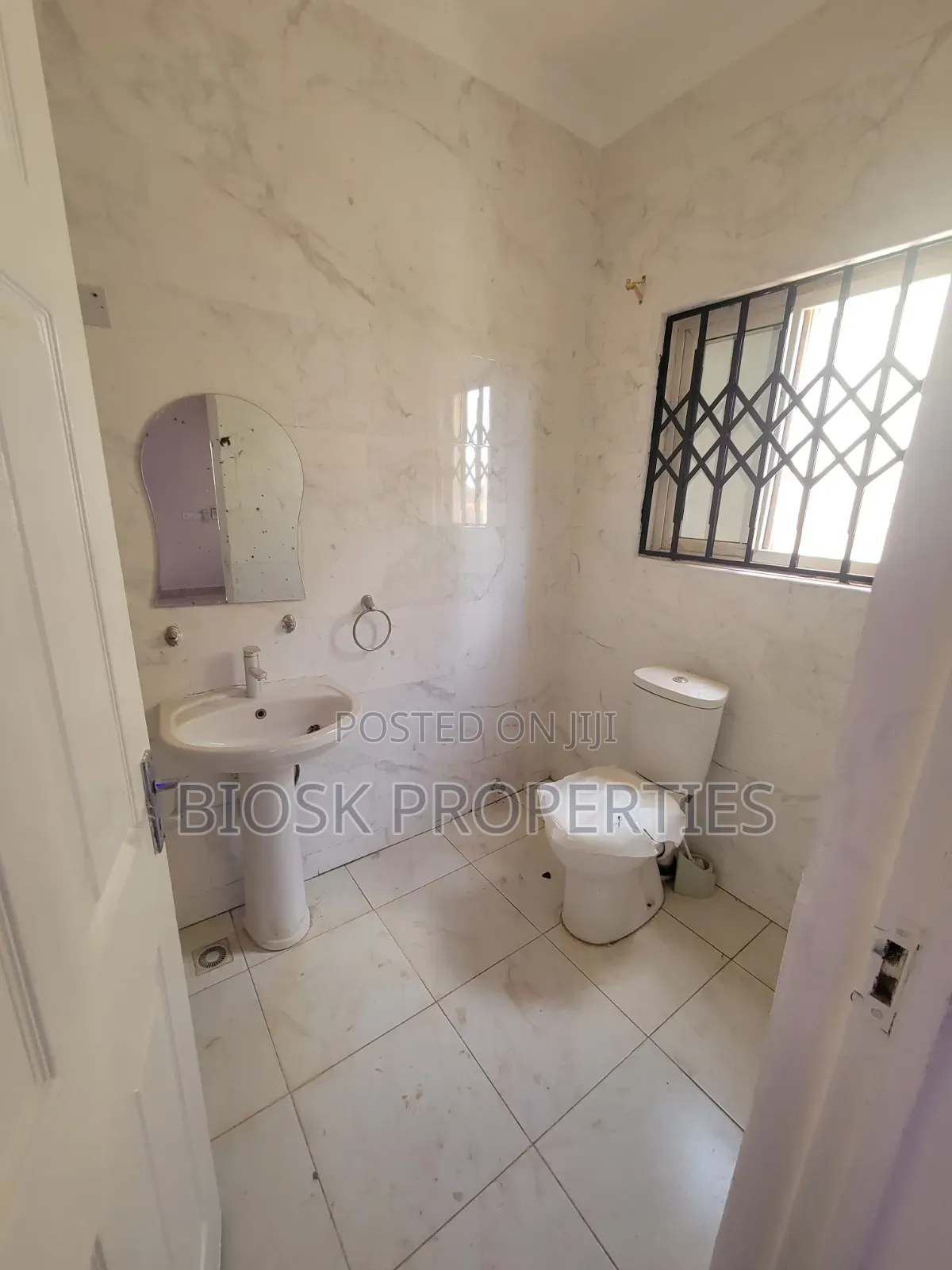 4bdrm Maisonette in Biosk Properties, Malejor for rent