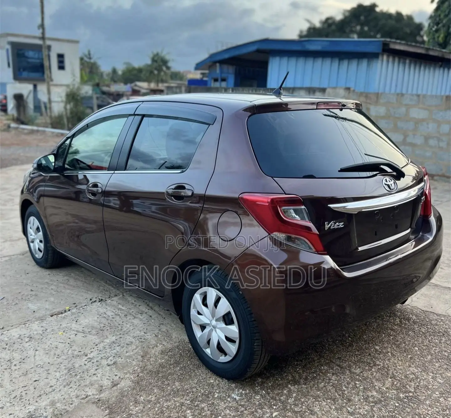 Toyota Vitz 1.3 AWD 3dr 2015 Brown