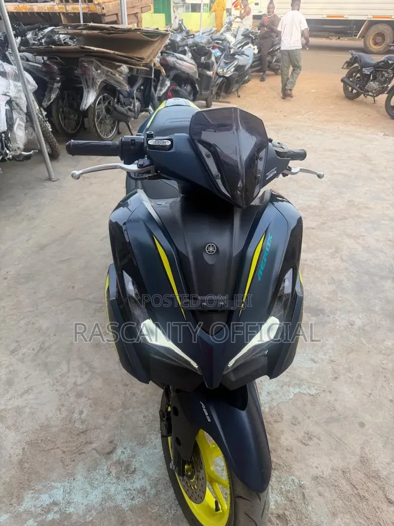 Yamaha Aerox 2026 Gray