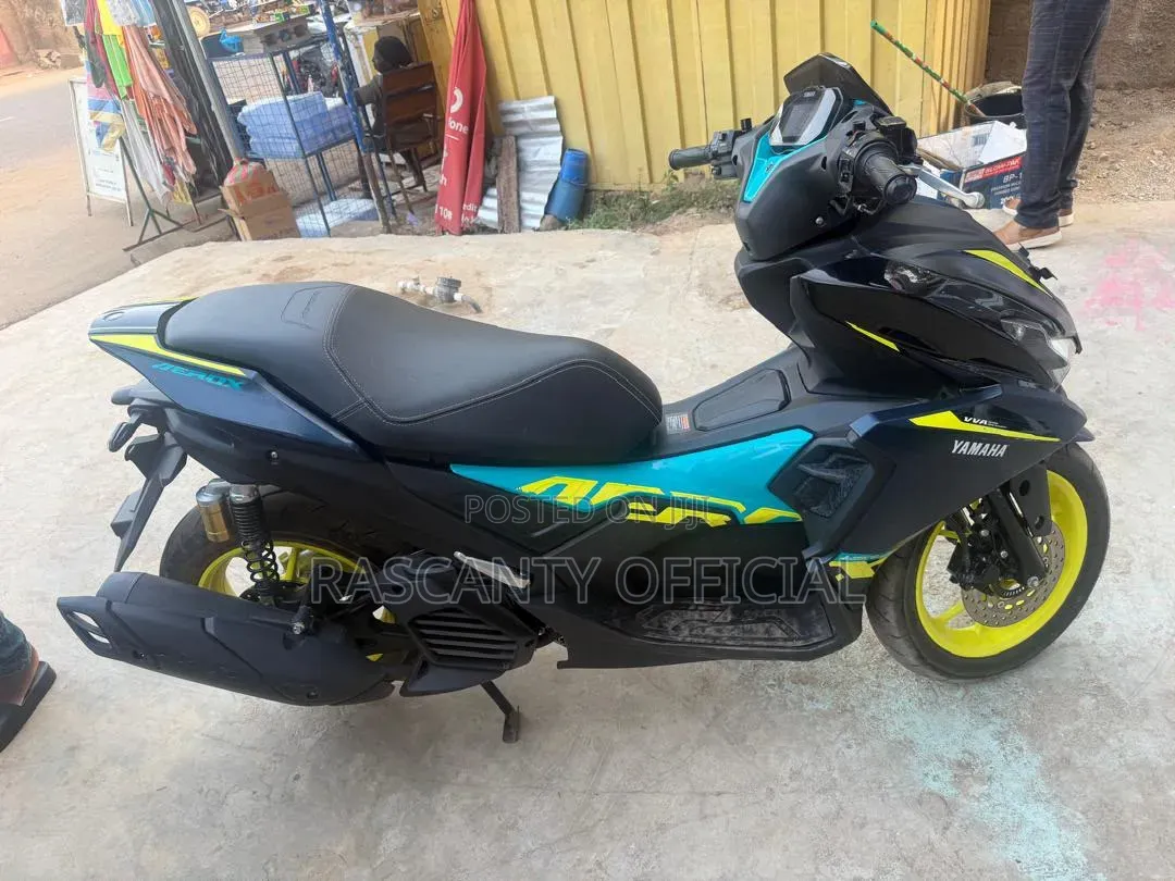Yamaha Aerox 2026 Gray