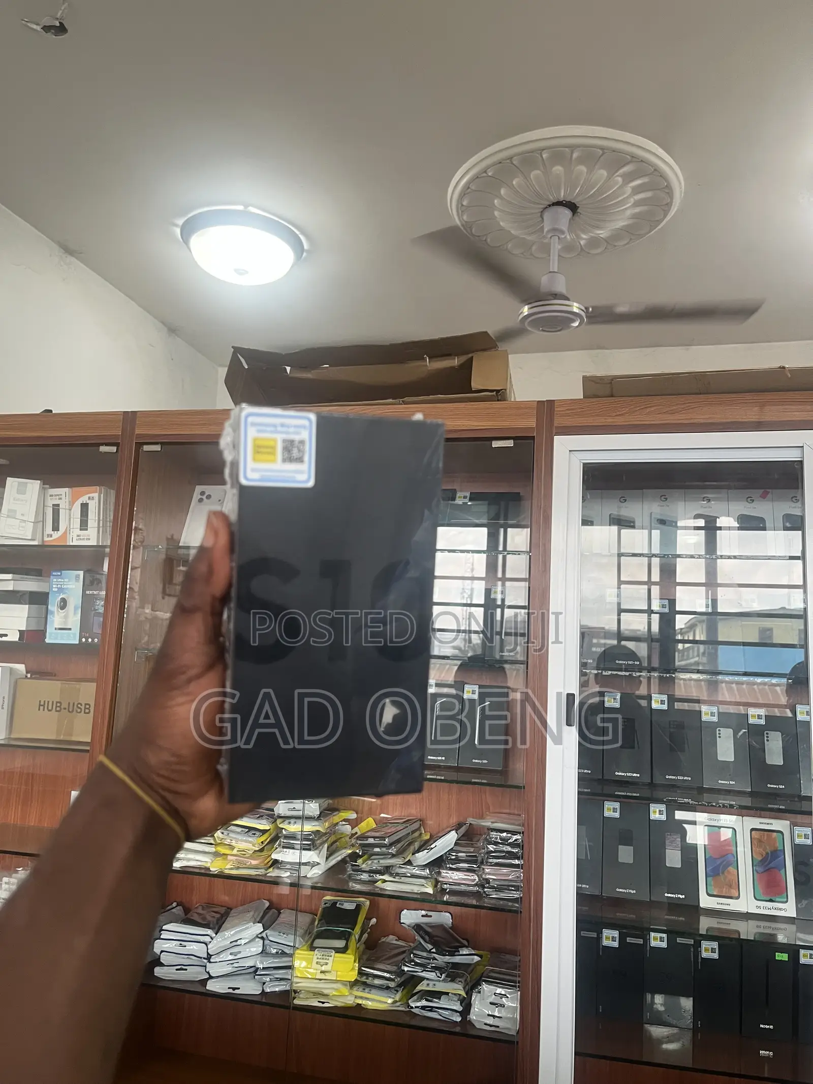 New Samsung Galaxy S10 128 GB Black