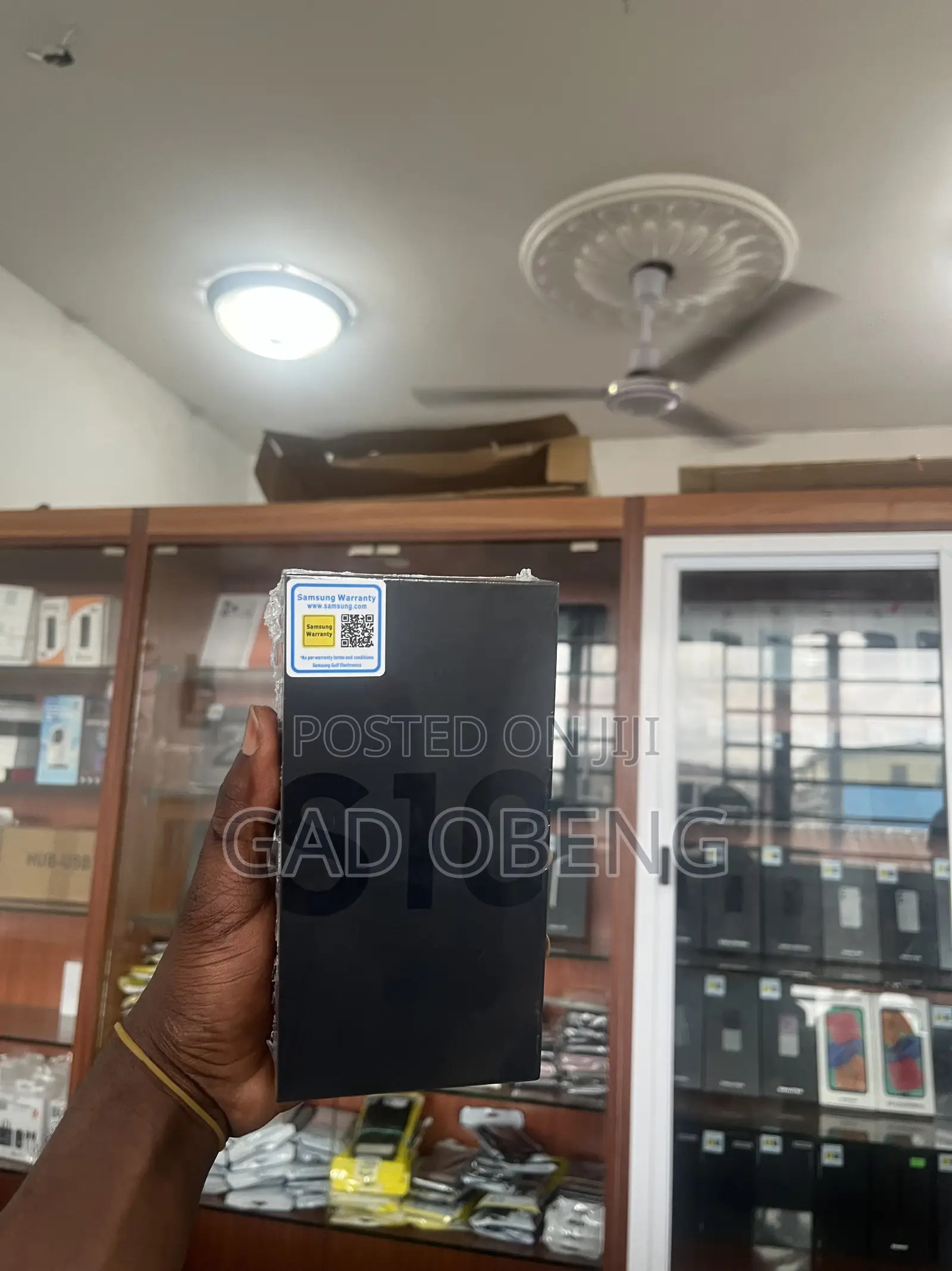 New Samsung Galaxy S10 128 GB Black