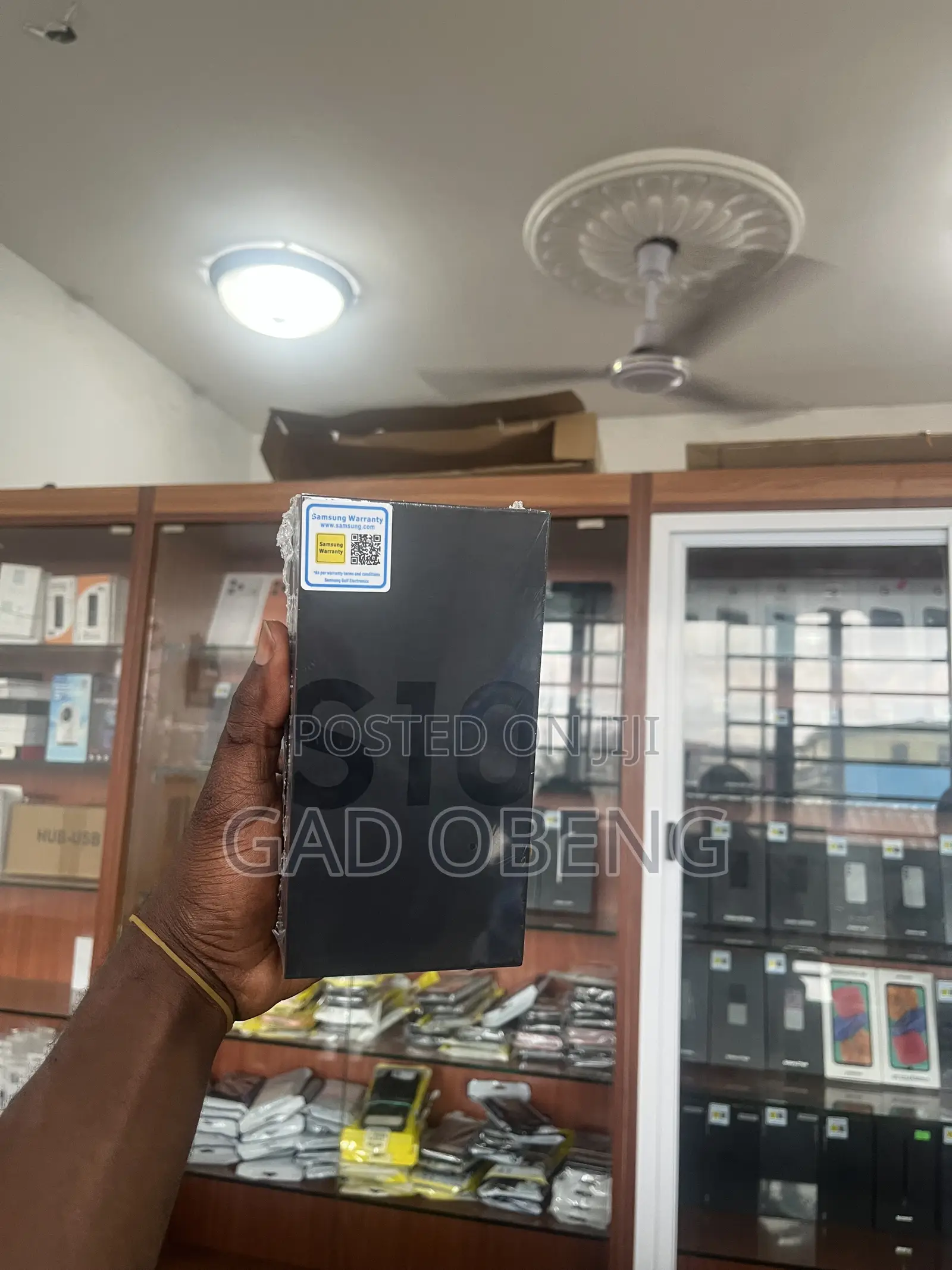 New Samsung Galaxy S10 128 GB Black