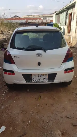 Toyota Vitz 1.5 FWD 3dr 2009 White