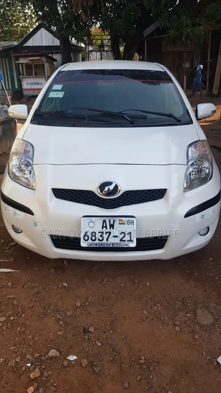 Toyota Vitz 1.5 FWD 3dr 2009 White