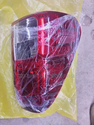 Toyota Hilux 2014,2015,2016,2017,2018 Taillight Pair