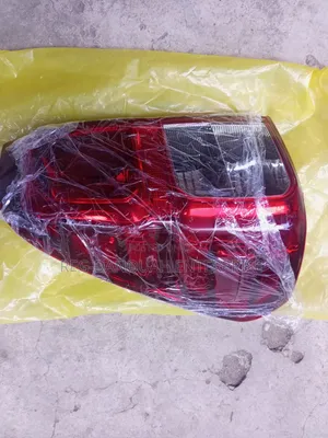 Toyota Hilux 2014,2015,2016,2017,2018 Taillight Pair