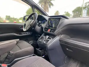 Toyota Voxy 2014 White