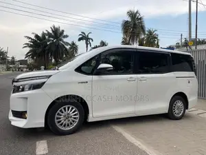 Toyota Voxy 2014 White