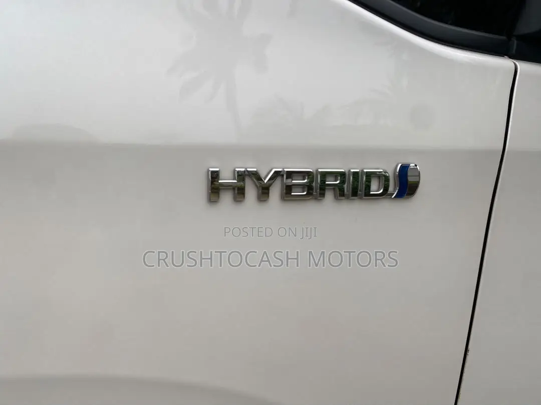 Toyota Voxy 2014 White