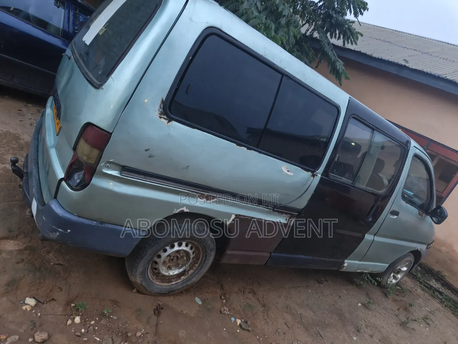 Toyota Grand HiAce 2002 Blue