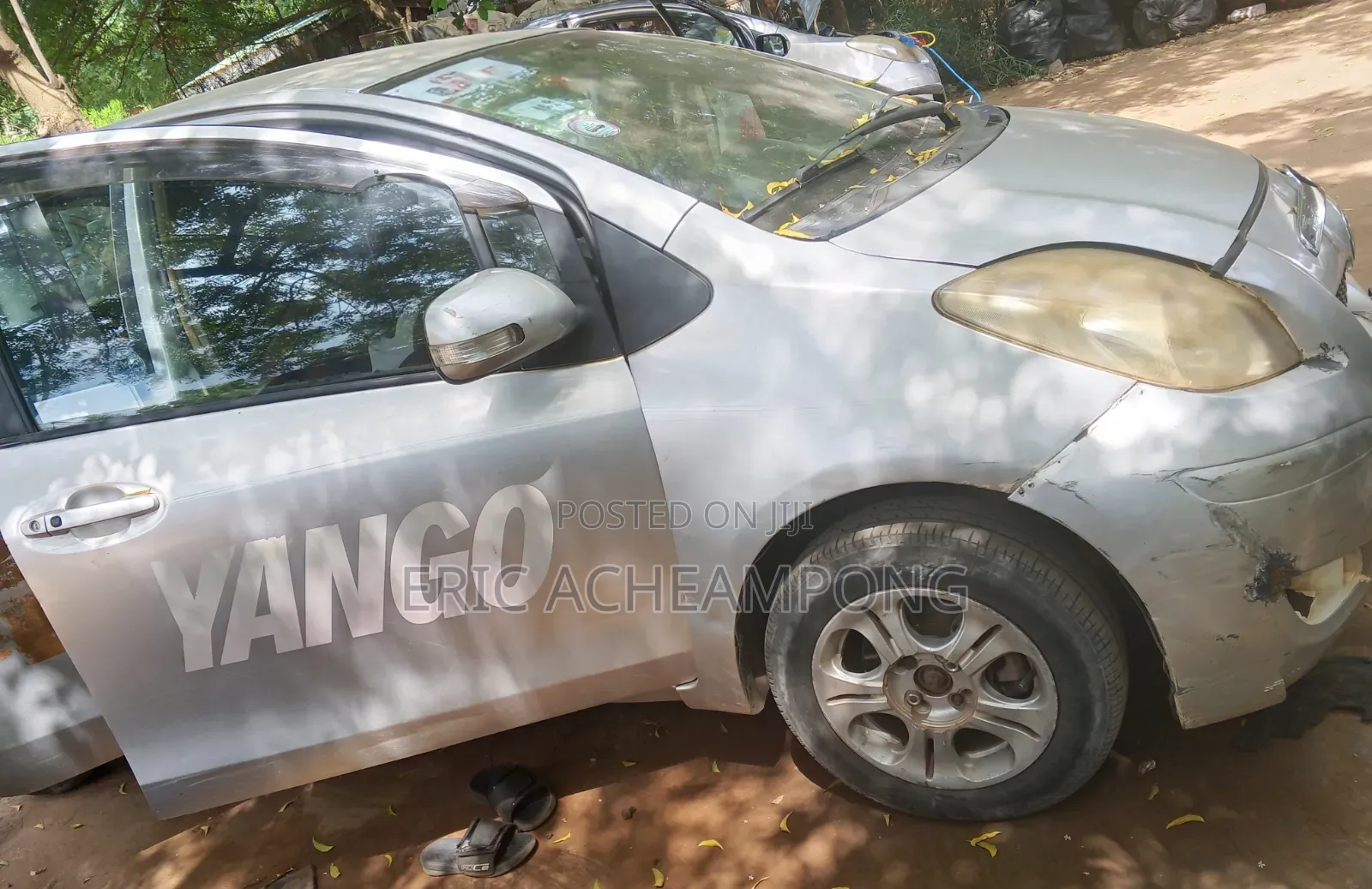 Toyota Vitz 2010 Silver