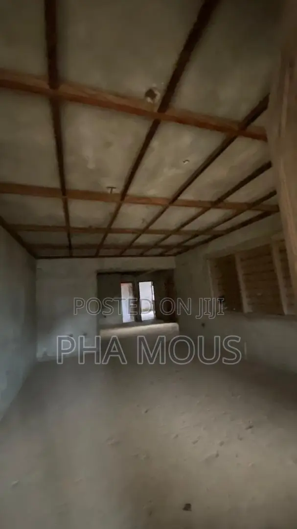 4bdrm House in Achimota for sale
